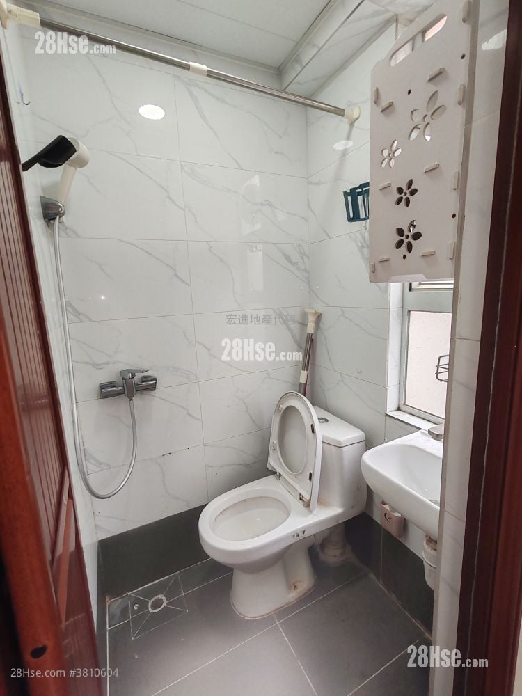 寧興樓 租盤 150 平方呎