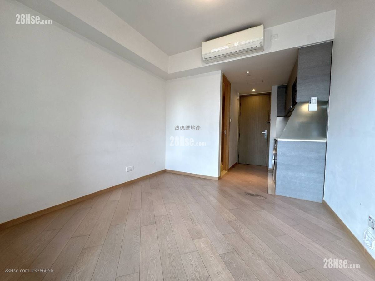 Upper East Rental Studio , 1 Bathroom 228 ft²