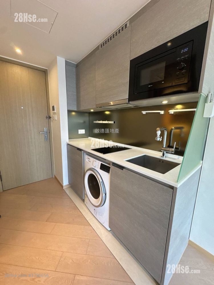 Upper East Rental Studio , 1 Bathroom 228 ft²