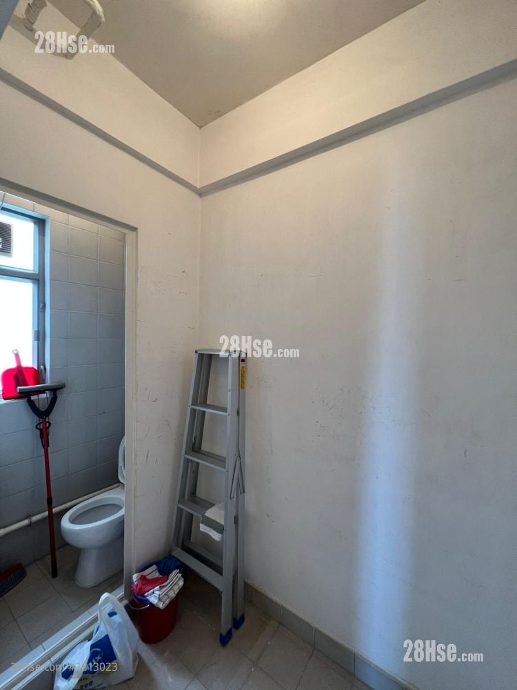 Island Crest Sell 3 Bedrooms , 2 Bathrooms 879 ft²