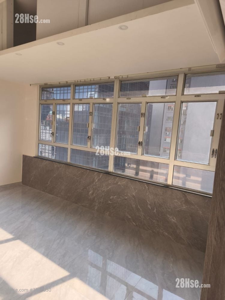 Wah Wai Industrial Building Rental 1 Toilet 300 ft²