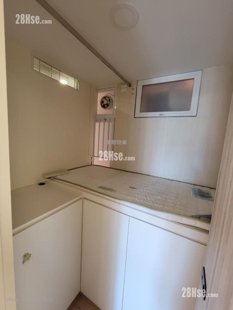 New Town Plaza Sell 3 Bedrooms 640 ft²