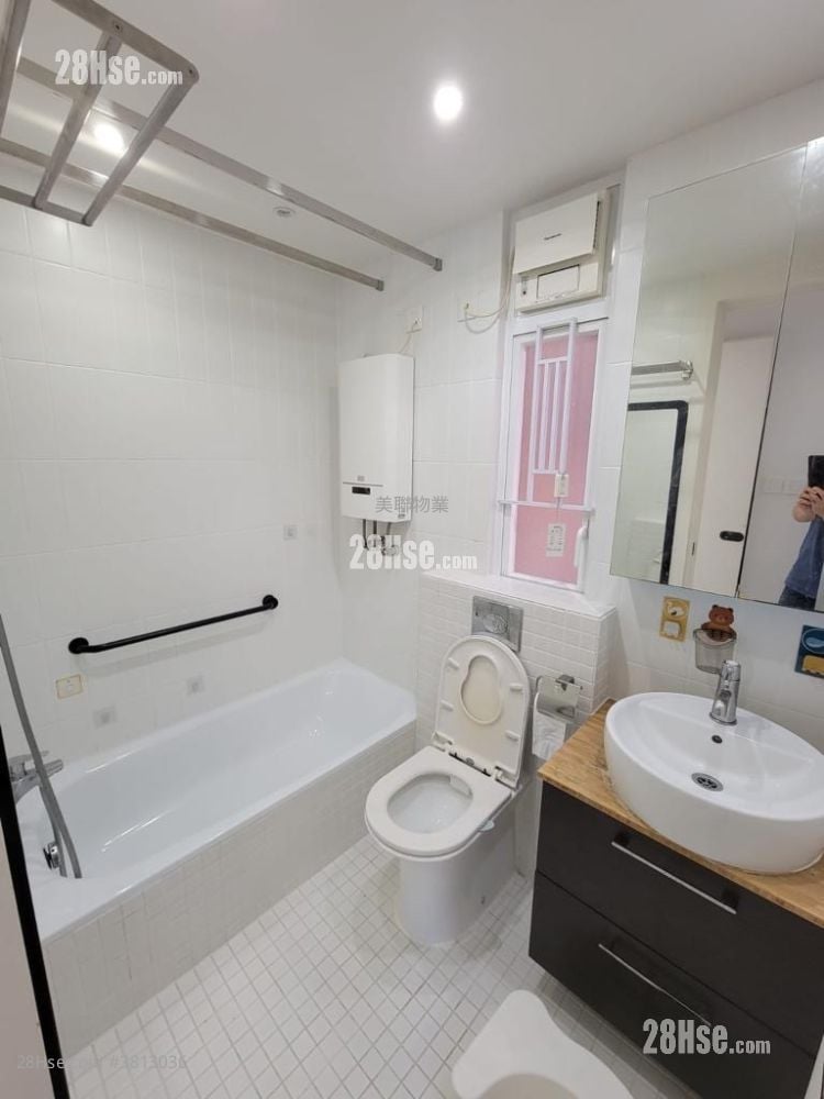 New Town Plaza Sell 3 Bedrooms 640 ft²