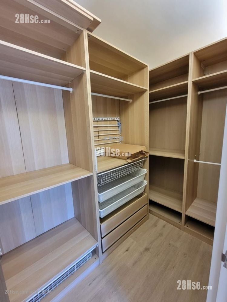 New Town Plaza Sell 3 Bedrooms 640 ft²