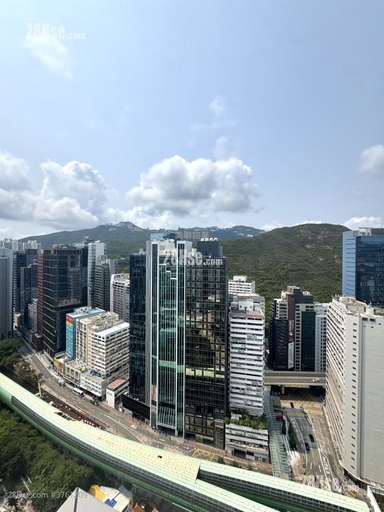 The Southside Sell 3 Bedrooms , 2 Bathrooms 1,006 ft²