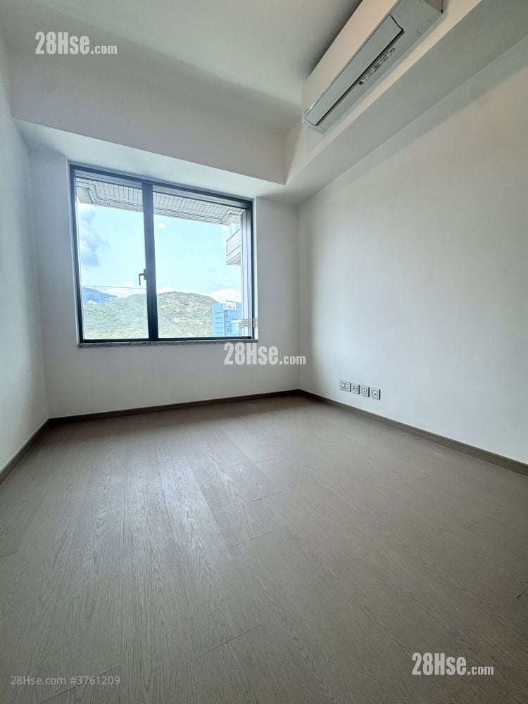 The Southside Sell 3 Bedrooms , 2 Bathrooms 1,006 ft²