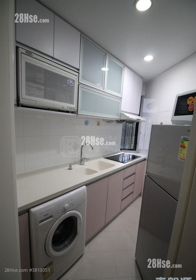 Kornhill Sell 3 Bedrooms , 2 Bathrooms 668 ft²