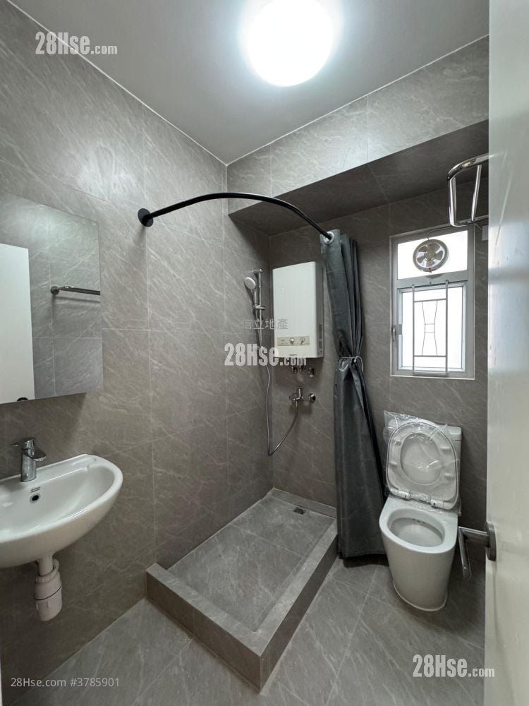 Harmony Court Rental 3 Bedrooms , 1 Bathroom 658 ft²