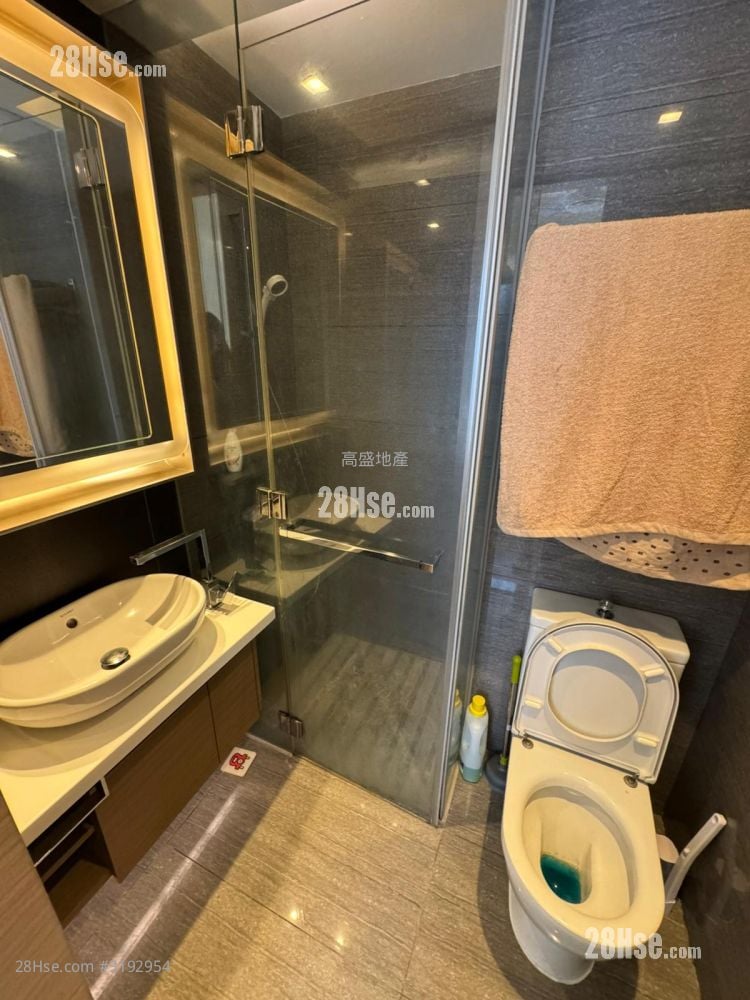 High One Grand Sell 1 Bedroom , 1 Bathroom 295 ft²