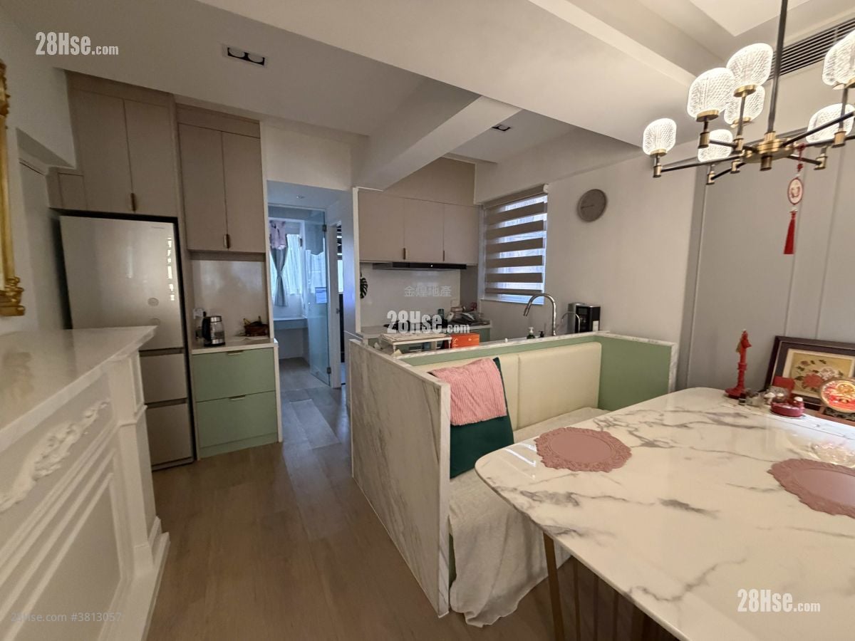 The Henley Sell 3 Bedrooms 768 ft²