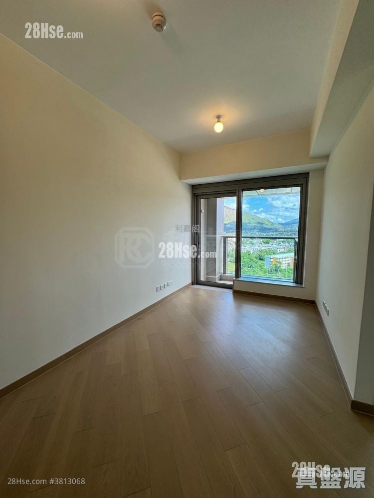 Grand Mayfair  Sell 2 Bedrooms 445 ft²