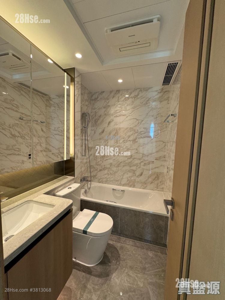 Grand Mayfair  Sell 2 Bedrooms 445 ft²