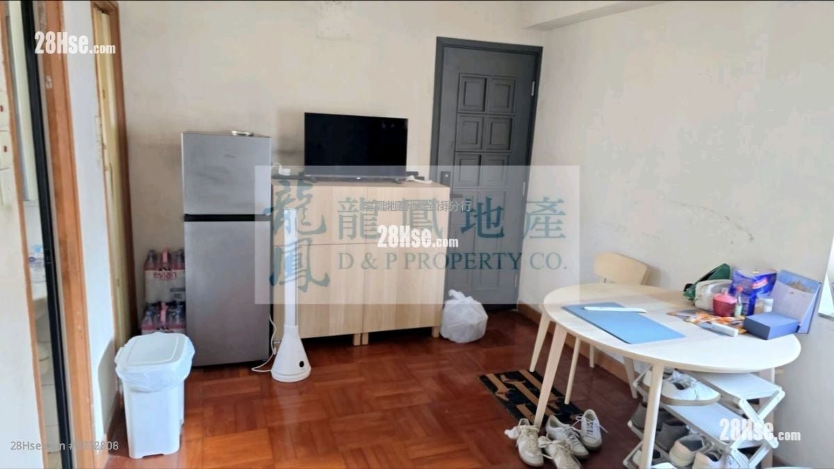 Glory Court Sell 3 Bedrooms , 1 Bathroom 405 ft²