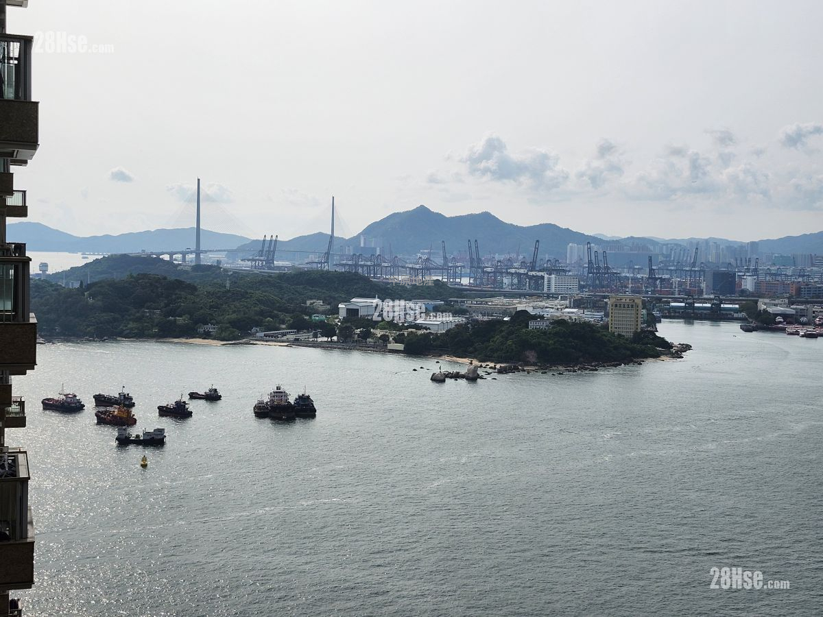 One Silversea Sell 3 Bedrooms , 2 Bathrooms 665 ft²