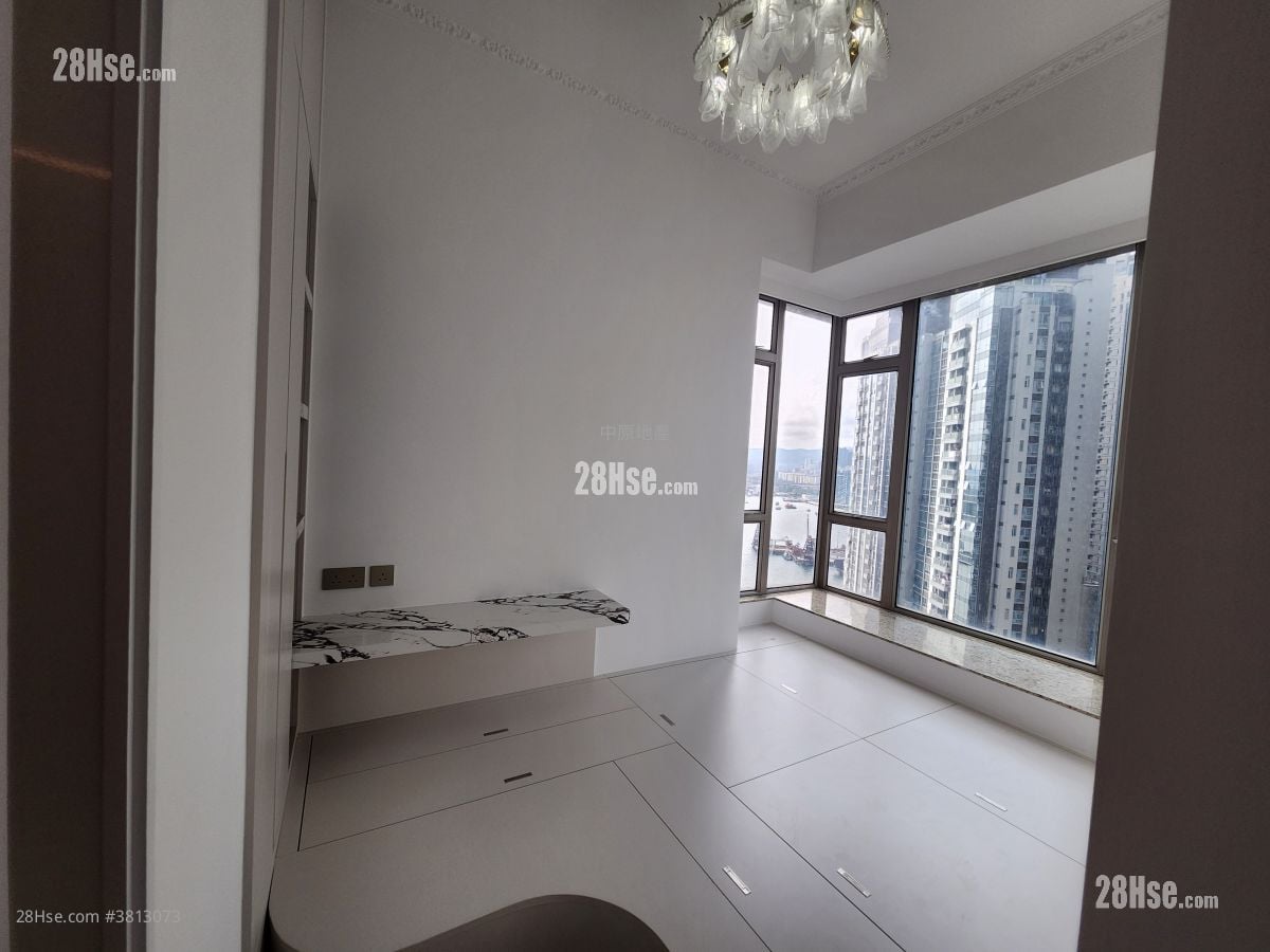 One Silversea Sell 3 Bedrooms , 2 Bathrooms 665 ft²