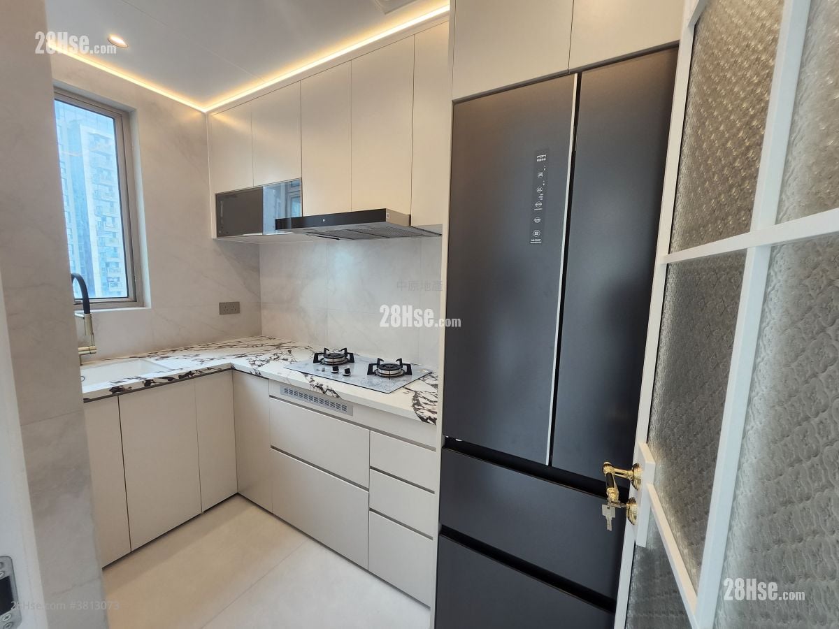 One Silversea Sell 3 Bedrooms , 2 Bathrooms 665 ft²