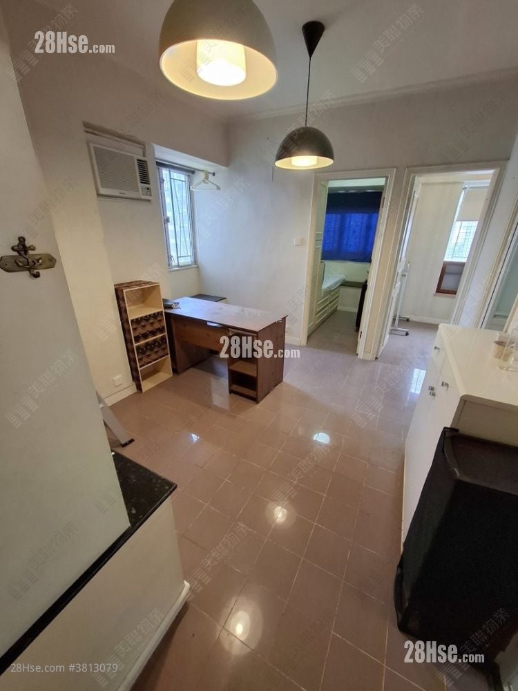 Kwai Chung Plaza Sell 2 Bedrooms , 1 Bathroom 318 ft²