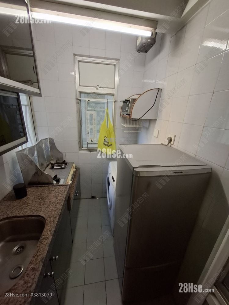 Kwai Chung Plaza Sell 2 Bedrooms , 1 Bathroom 318 ft²