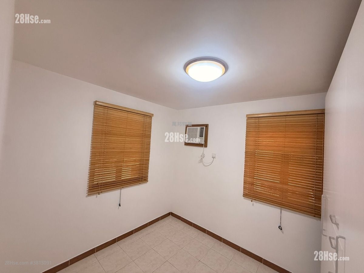 Pun Chung Rental 2 Bedrooms , 1 Bathroom 700 ft²