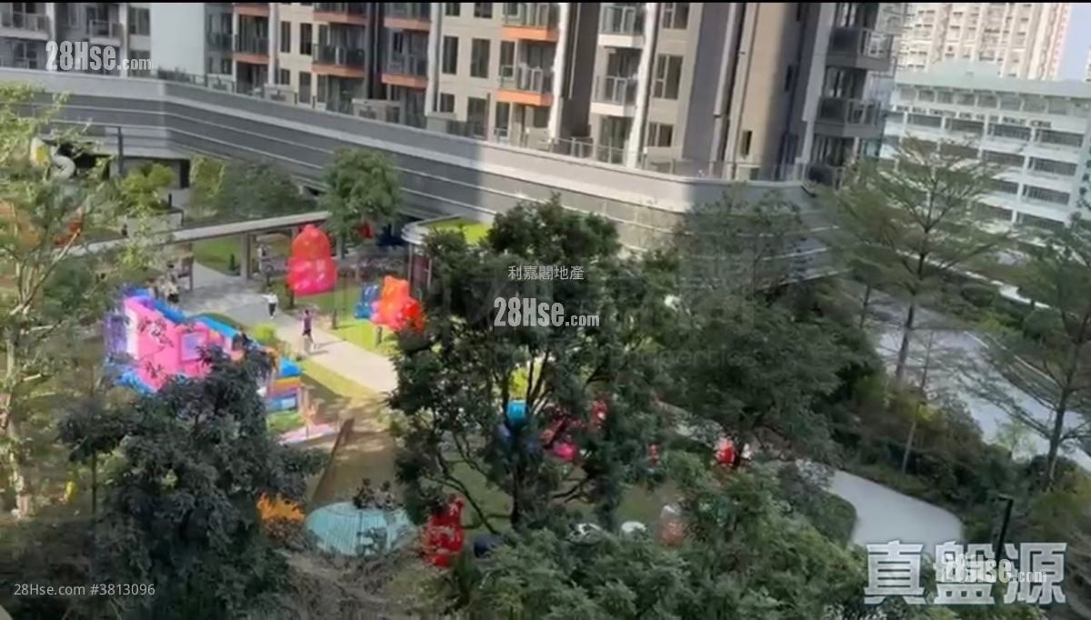 Yoho West Sell 2 Bedrooms 447 ft²