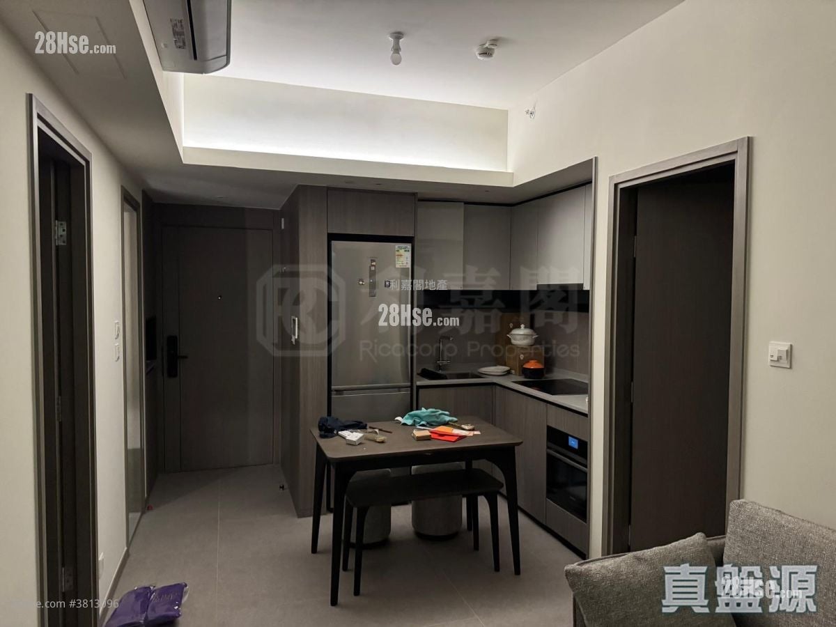 Yoho West Sell 2 Bedrooms 447 ft²