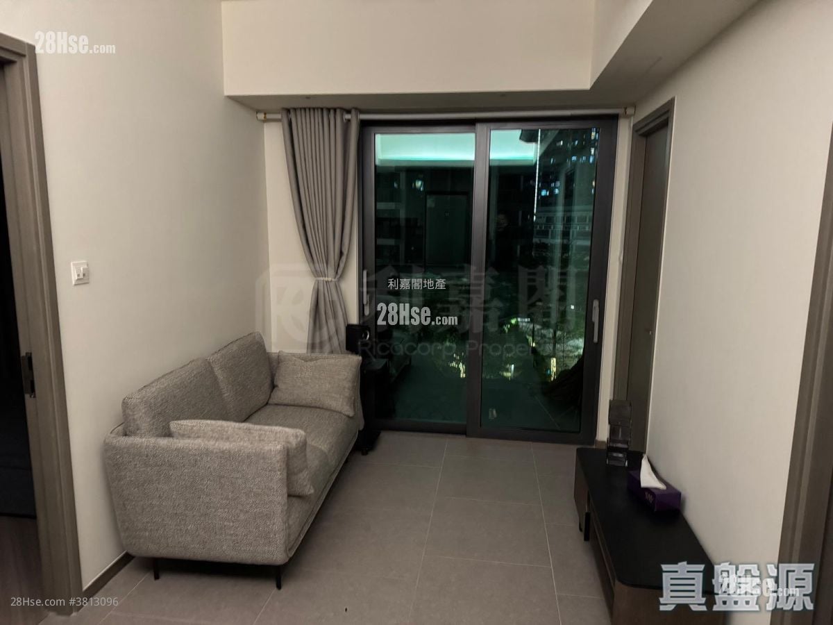 Yoho West Sell 2 Bedrooms 447 ft²