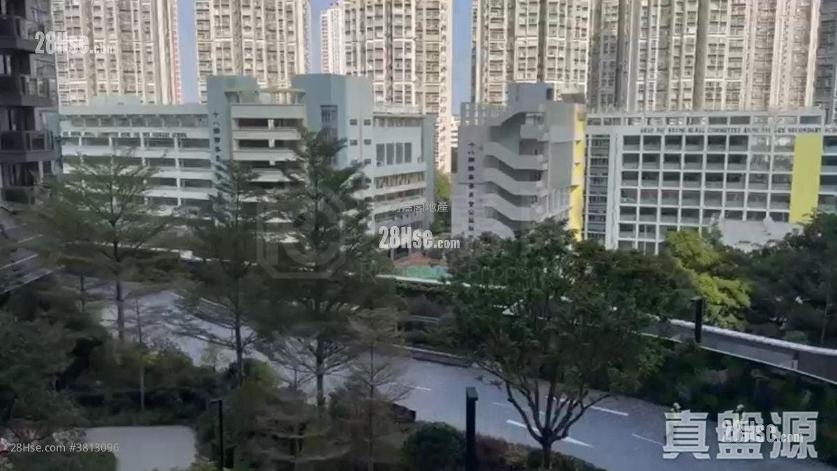 Yoho West Sell 2 Bedrooms 447 ft²