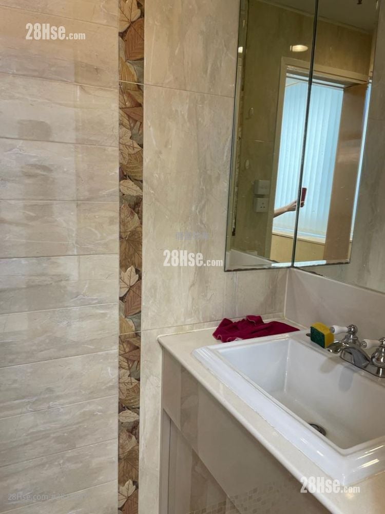 鸿贸中心 租盘 1,084 平方尺