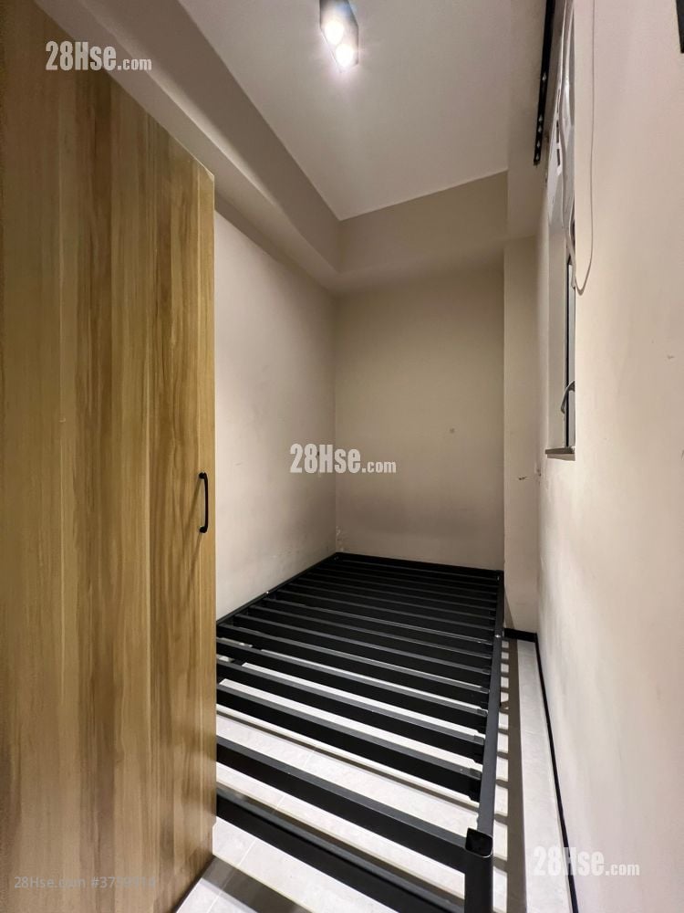 Pacific Building Rental 1 Bedroom 190 ft²