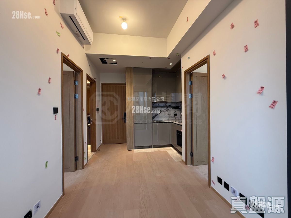 高临 租盘 2 房 , 1 浴室 377 平方尺