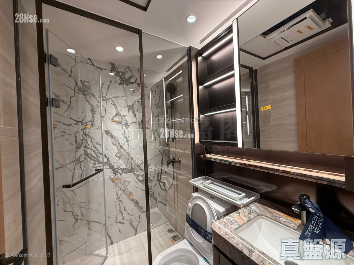 高临 租盘 2 房 , 1 浴室 377 平方尺