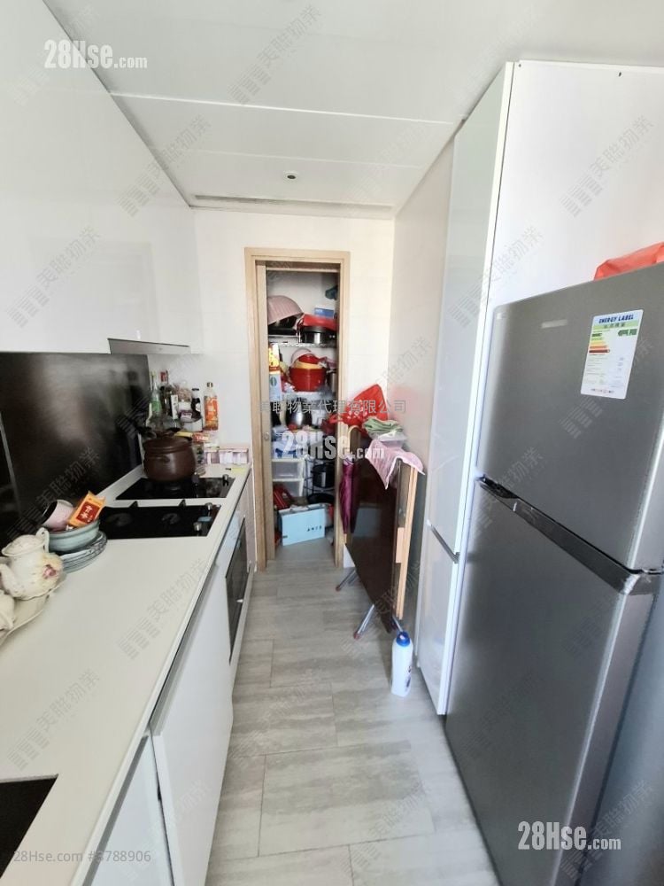 Peninsula East Sell 3 Bedrooms 959 ft²