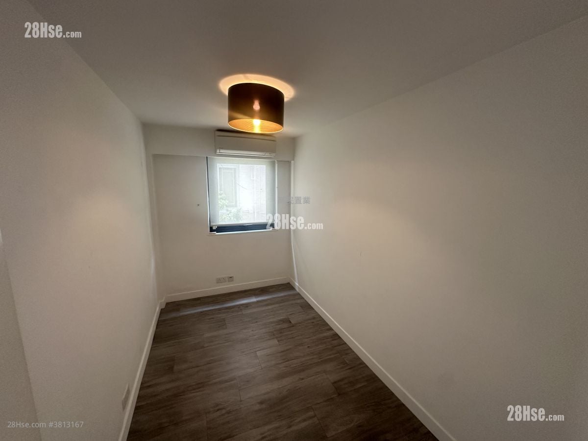 村屋 租盘 3 房 , 1 浴室 1,200 平方尺