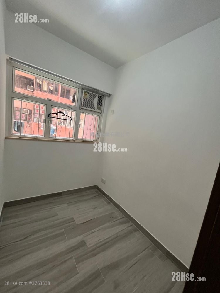 Tak Lee Building Rental 2 Bedrooms , 1 Bathroom 337 ft²
