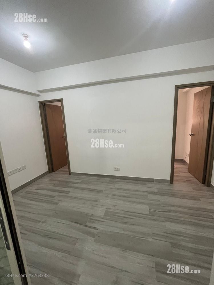Tak Lee Building Rental 2 Bedrooms , 1 Bathroom 337 ft²