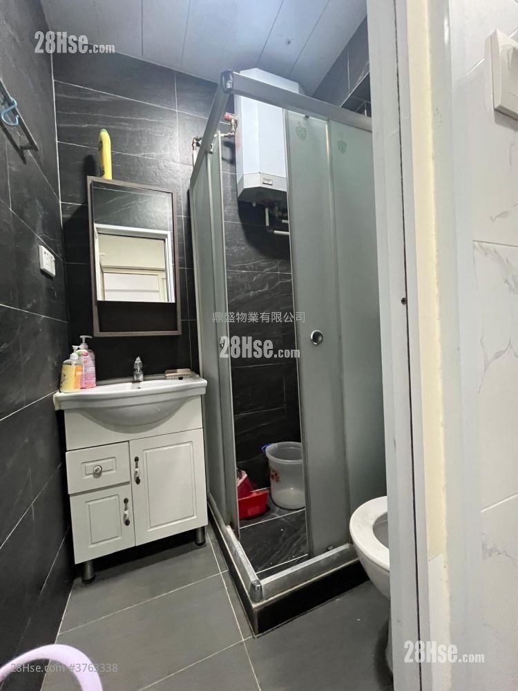 Tak Lee Building Rental 2 Bedrooms , 1 Bathroom 337 ft²