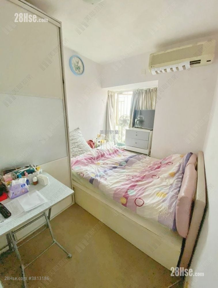 Park Central Sell 2 Bedrooms , 1 Bathroom 465 ft²