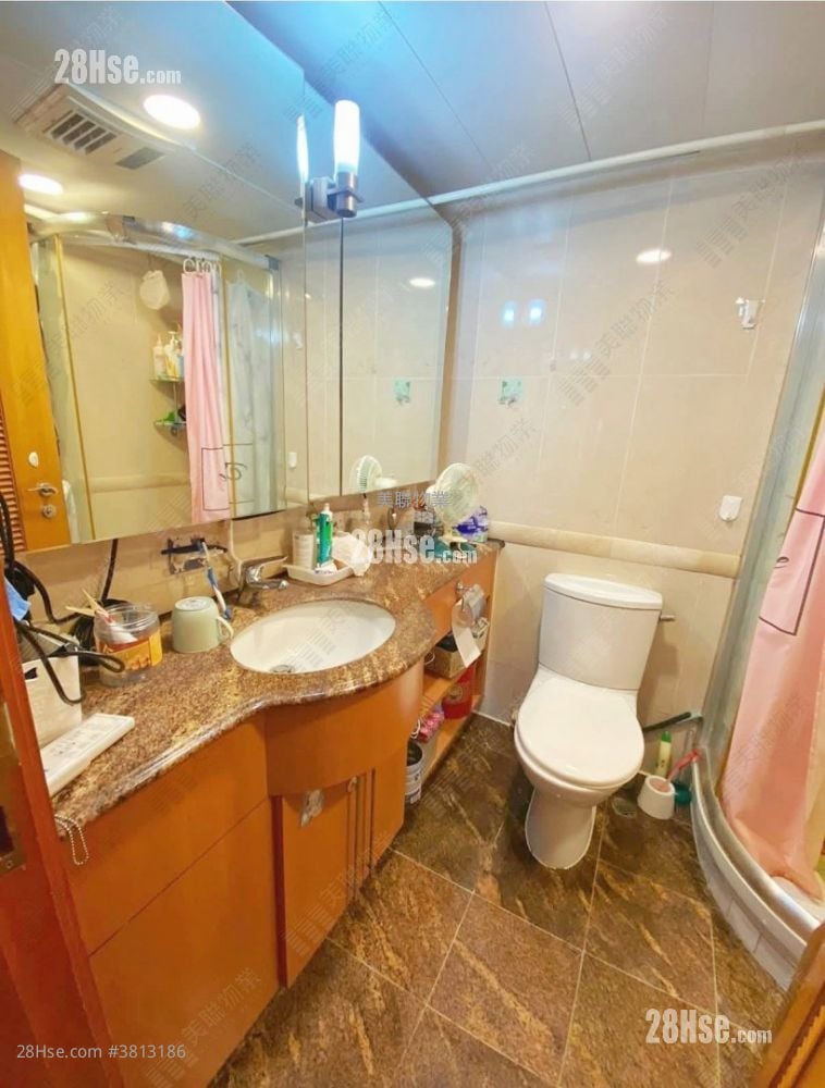 Park Central Sell 2 Bedrooms , 1 Bathroom 465 ft²