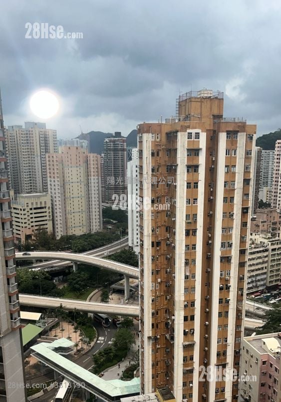 Hung Lee Building Rental 2 Bedrooms 271 ft²