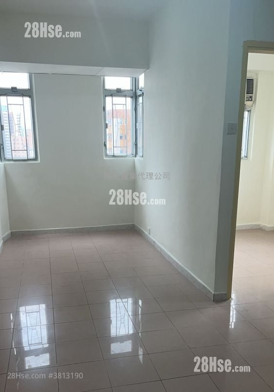 Hung Lee Building Rental 2 Bedrooms 271 ft²