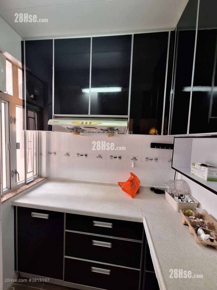 Tsuen Wan Centre Sell 1 Bedroom 324 ft²