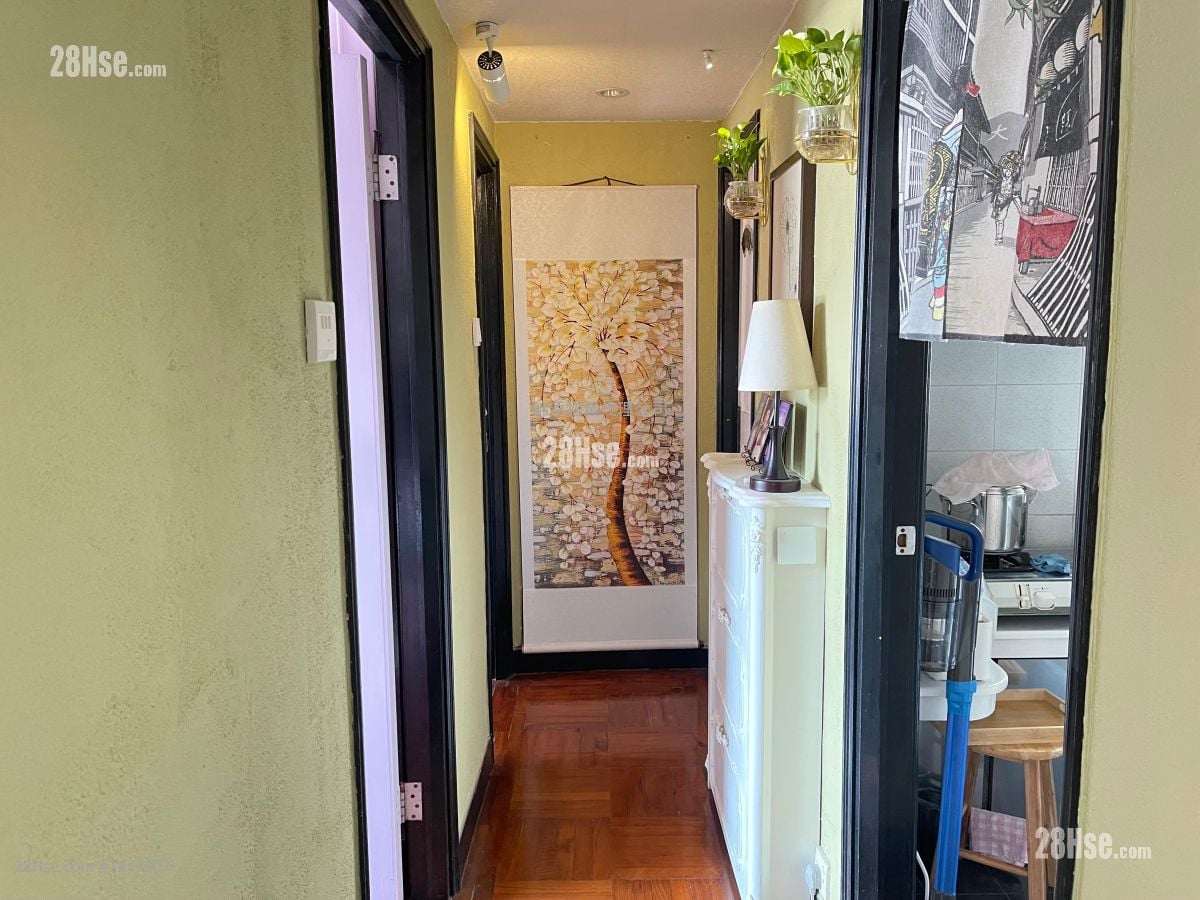 Man Wo Garden Mansion Sell 2 Bedrooms , 1 Bathroom 550 ft²