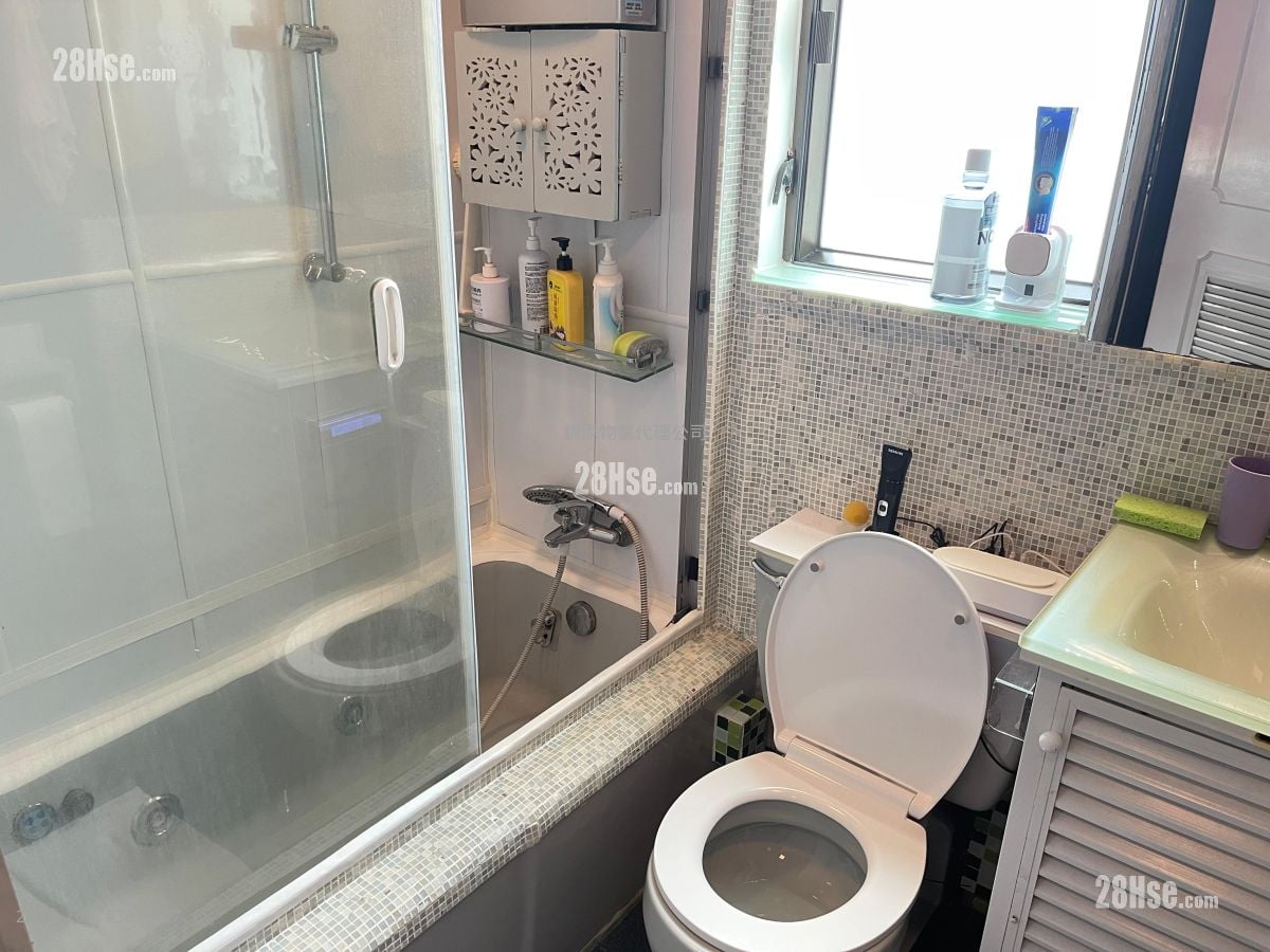 Man Wo Garden Mansion Sell 2 Bedrooms , 1 Bathroom 550 ft²