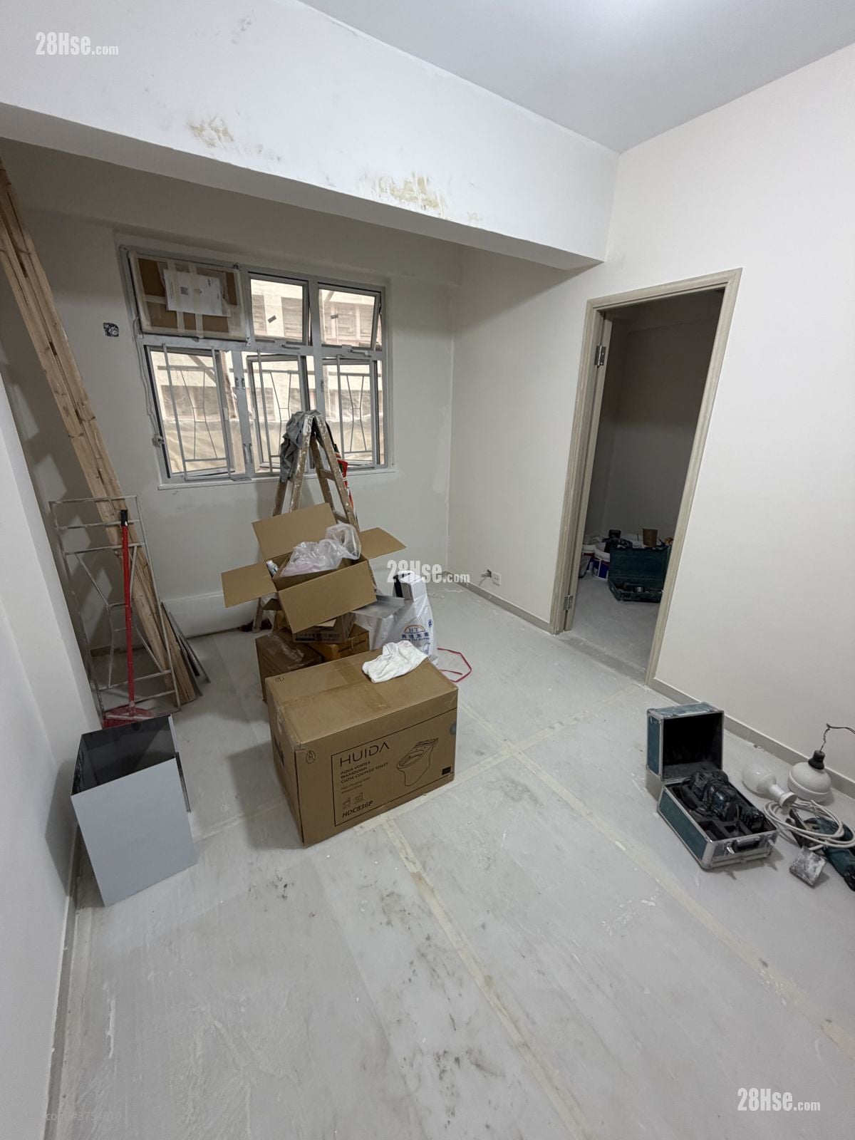 立興大樓 租盤 1 房 310 平方呎