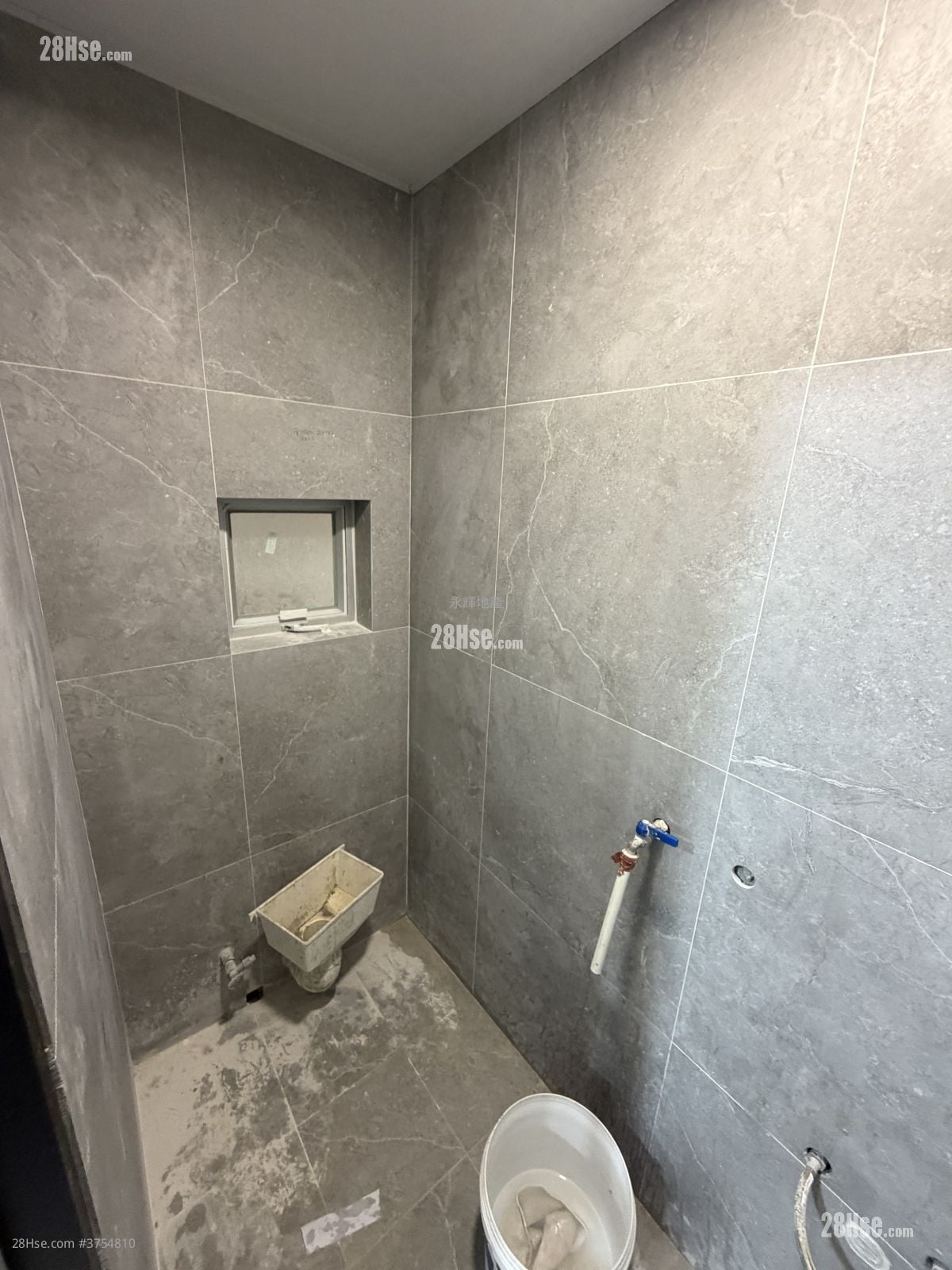 立興大樓 租盤 1 房 310 平方呎