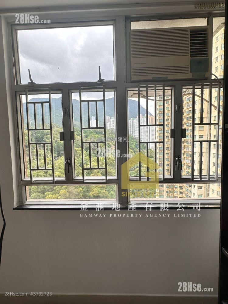 Lung Poon Court Rental 2 Bedrooms , 1 Bathroom 383 ft²