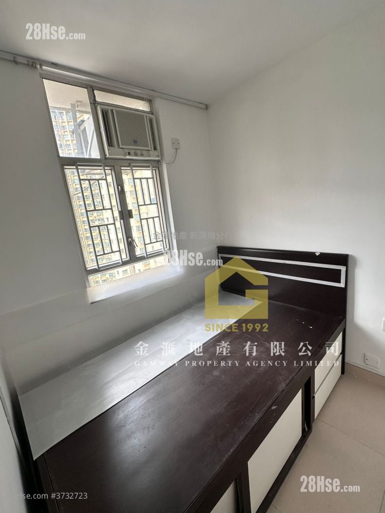 Lung Poon Court Rental 2 Bedrooms , 1 Bathroom 383 ft²