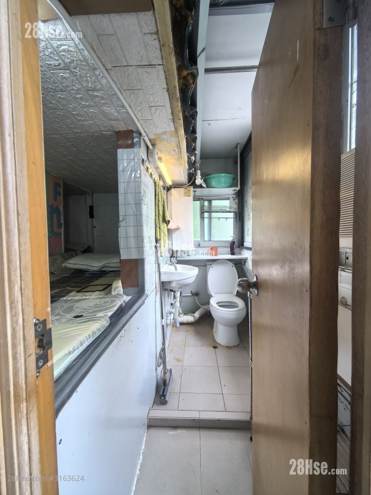 村屋 租盘 40 平方尺