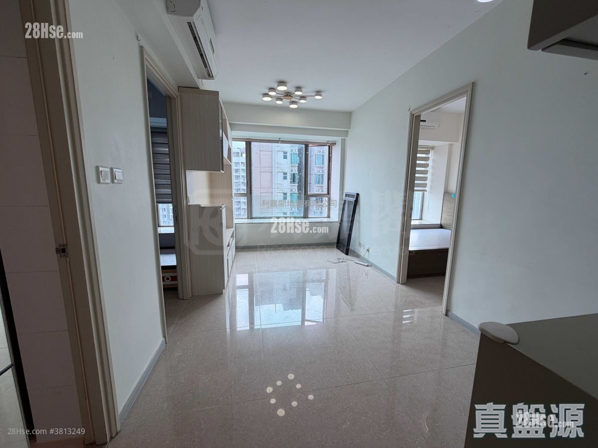 Yuccie Square Sell 2 Bedrooms 429 ft²