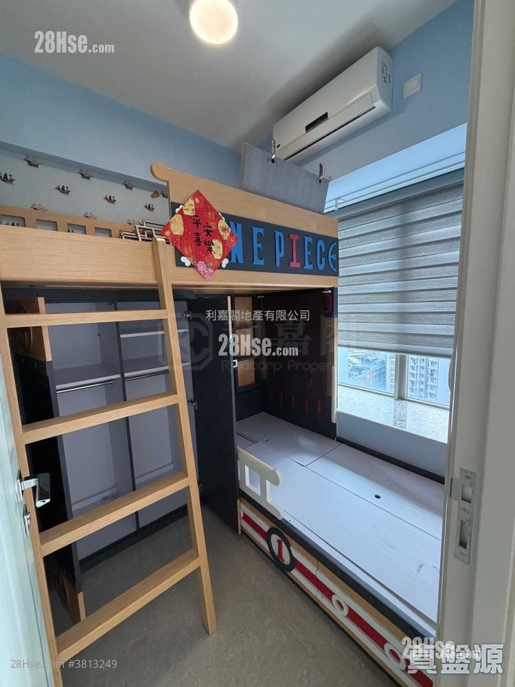 Yuccie Square Sell 2 Bedrooms 429 ft²